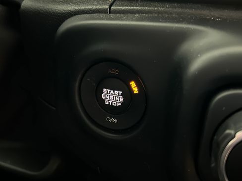 Used 2020 Jeep Wrangler Unlimited Sahara w/ Cold Weather Group image 13