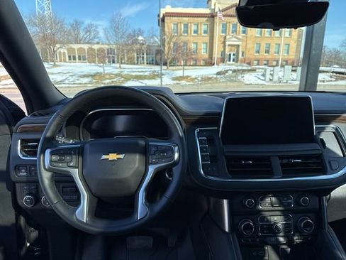 Used 2024 Chevrolet Suburban Premier w/ Premium Package image 17