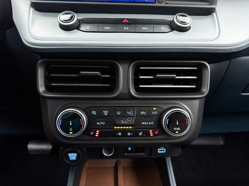 Used 2023 Ford Maverick Lariat w/ Lariat Luxury Package FWD image 25