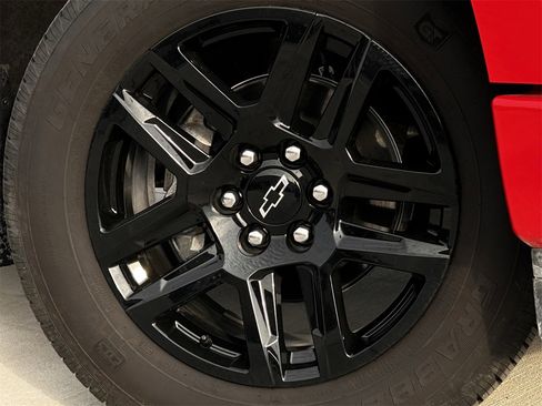 New 2026 Chevrolet Silverado 1500 Custom w/ LPO, Dark Essentials Package image 8