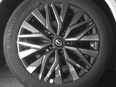 Used 2025 Nissan Altima 2.5 SV FWD image 15