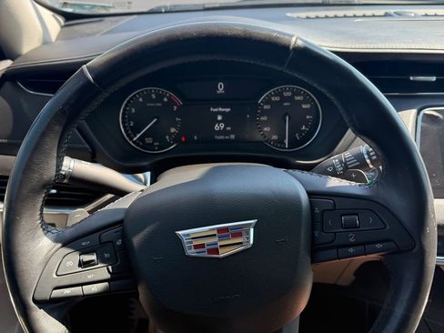 Used 2019 Cadillac XT4 Luxury w/ Cold Weather Package image 40