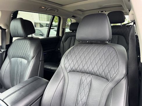 Used 2025 BMW X7 xDrive40i AWD/4WD image 22