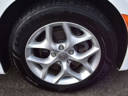 Used 2017 Chrysler Pacifica Touring-L w/ Tire & Wheel Group FWD image 50