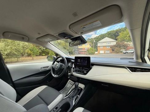 Used 2023 Toyota Corolla LE AWD/4WD image 29