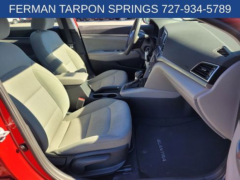 Used 2017 Hyundai Elantra SE image 21