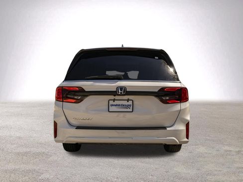 Certified 2025 Honda Odyssey EX-L image 8