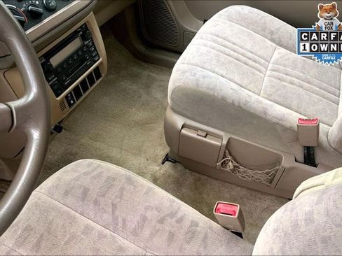 Used 2001 Toyota Sienna LE image 16