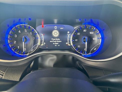 Used 2026 Chrysler Pacifica Select image 20