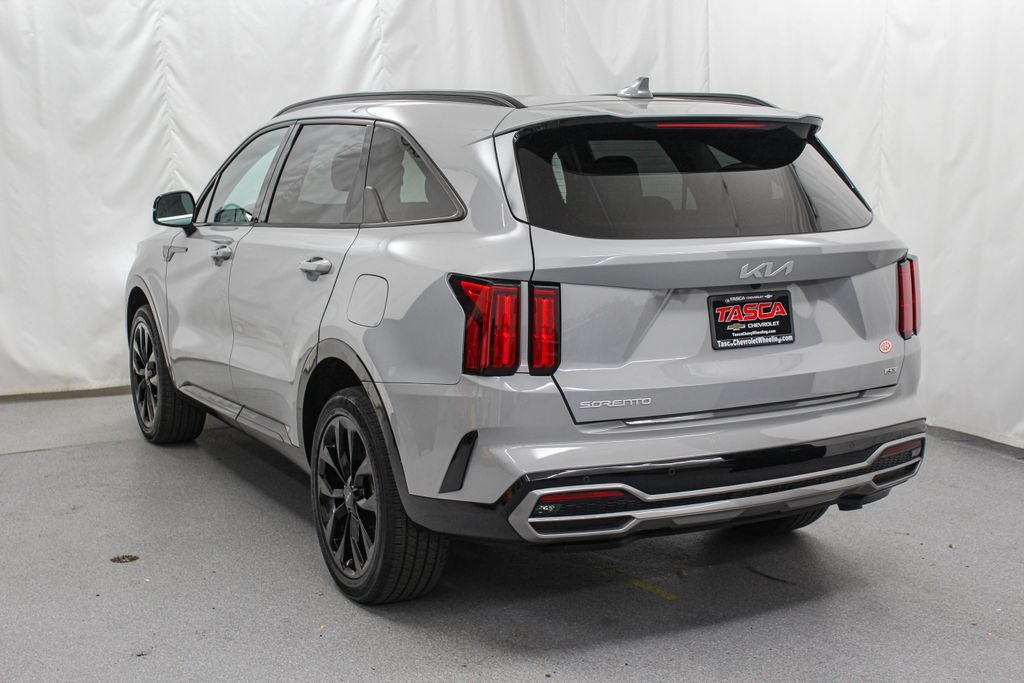 Used 2023 Kia Sorento SX AWD/4WD image 6