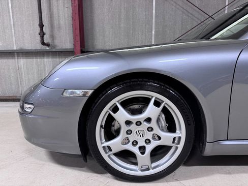Used 2005 Porsche 911 Carrera RWD image 9