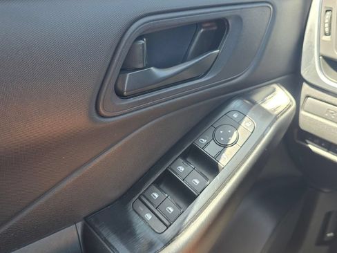 Used 2024 Nissan Rogue S FWD image 36