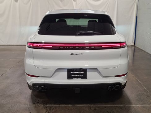 New 2026 Porsche Cayenne image 4