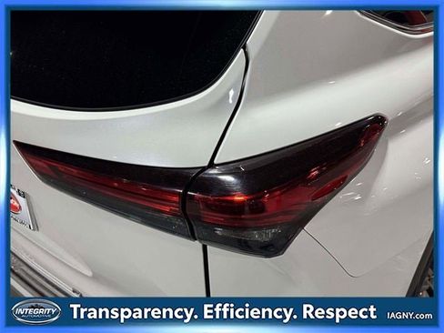 Used 2020 Toyota Highlander Platinum image 10