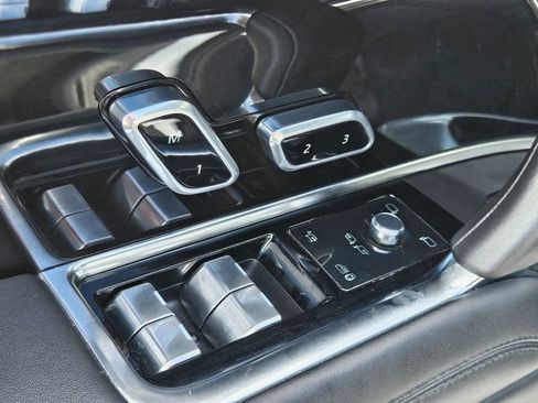 Used 2023 Land Rover Range Rover Autobiography image 14