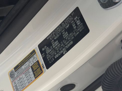 Used 2025 Kia Soul LX w/ LX Technology Package image 27