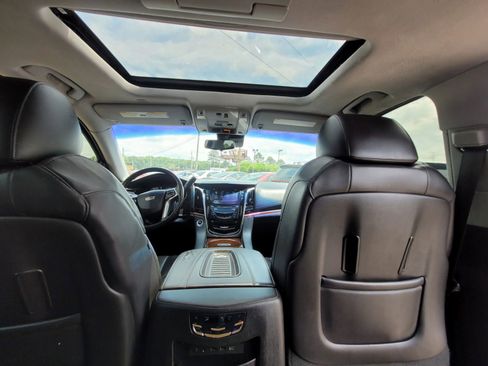 Used 2018 Cadillac Escalade Premium Luxury RWD image 24