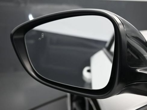 Used 2022 Honda Accord Sport image 4