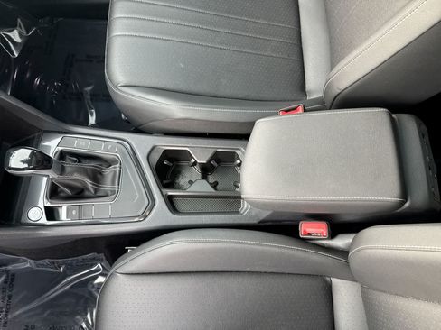 Used 2023 Volkswagen Tiguan SE R-Line FWD image 34