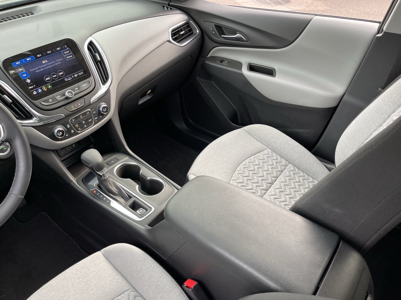 Used 2024 Chevrolet Equinox LT FWD image 17