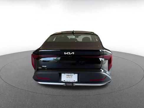 Used 2025 Kia K4 LXS image 11