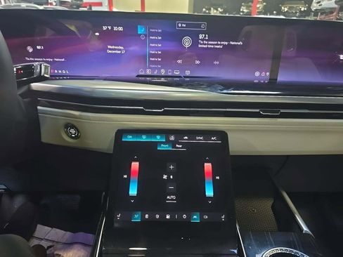 Used 2026 Cadillac Escalade Sport w/ Touring Package image 7