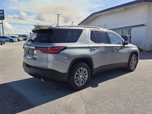 Used 2023 Chevrolet Traverse LT image 9