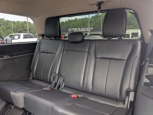 Used 2024 Ford Expedition XLT AWD/4WD image 26