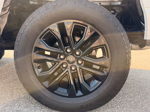 Used 2024 Ford F150 Lariat w/ Equipment Group 502A High AWD/4WD image 10