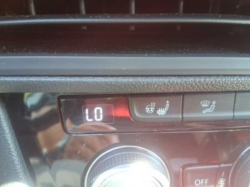 Used 2019 Volkswagen Jetta R-Line w/ R-Line Cold Weather Package FWD image 20