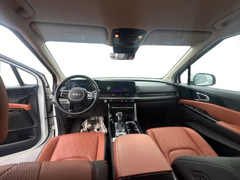 Used 2024 Kia Carnival SX FWD image 10