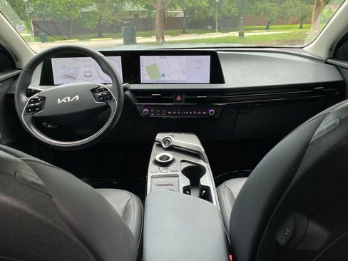 Used 2024 Kia EV6 Light RWD image 23