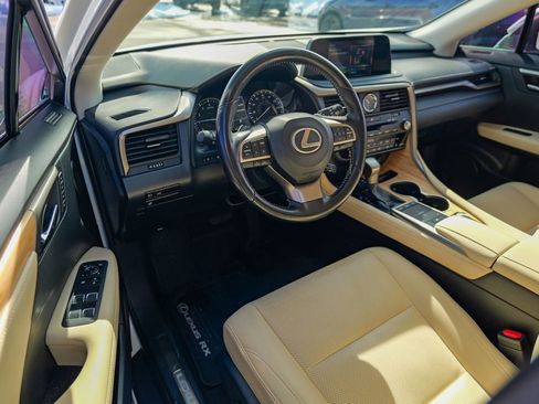 Used 2022 Lexus RX 350L Premium w/ Premium Package image 16