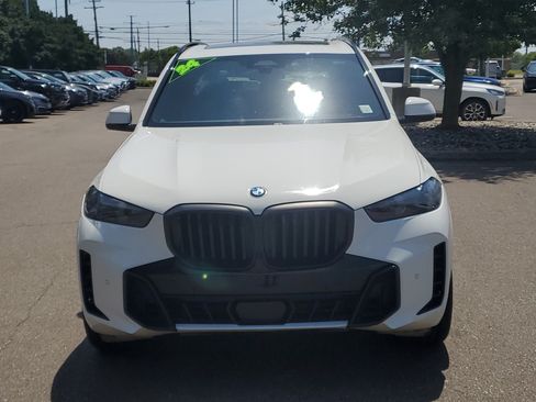 Certified 2024 BMW X5 xDrive40i w/ M Sport Package AWD/4WD image 2