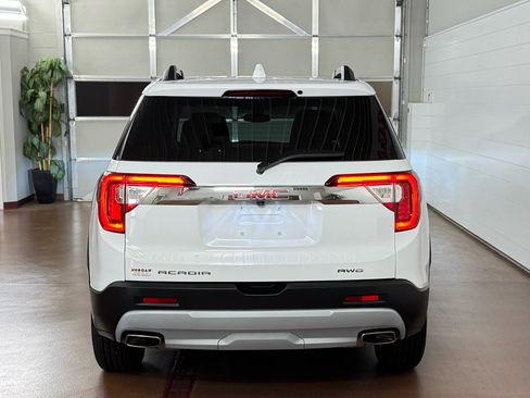 Used 2023 GMC Acadia SLE w/ Driver Convenience Package image 4
