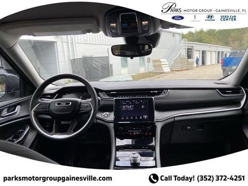 Used 2023 Jeep Grand Cherokee L Laredo AWD/4WD image 17