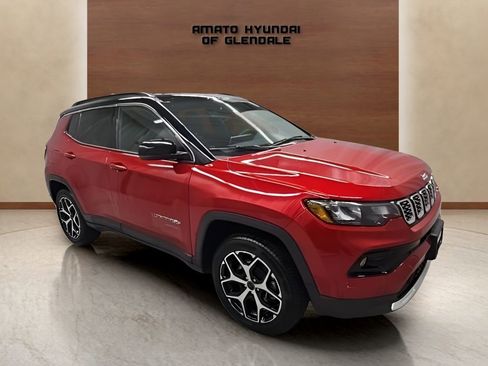 Used 2025 Jeep Compass Limited AWD/4WD image 8