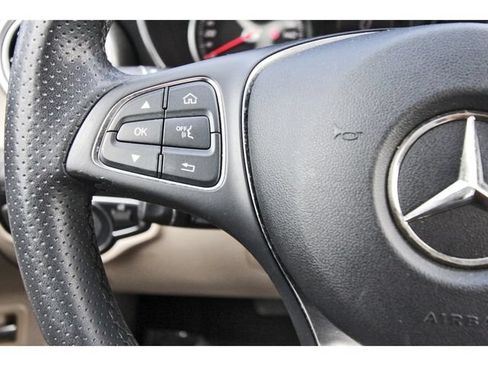 Used 2018 Mercedes-Benz GLC 300 4MATIC image 19