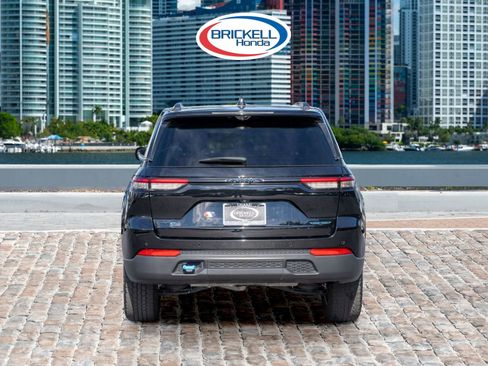 Used 2023 Jeep Grand Cherokee Trailhawk w/ Luxury Tech Group III image 6