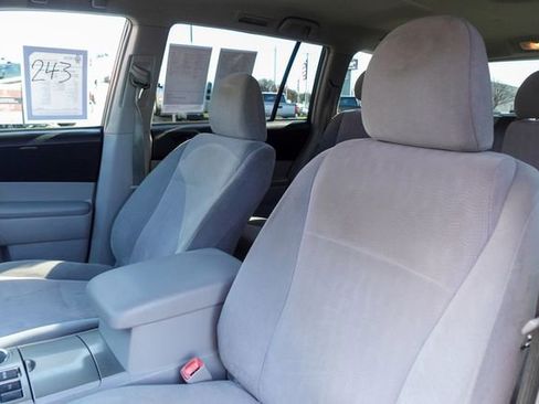 Used 2012 Toyota Highlander FWD image 19