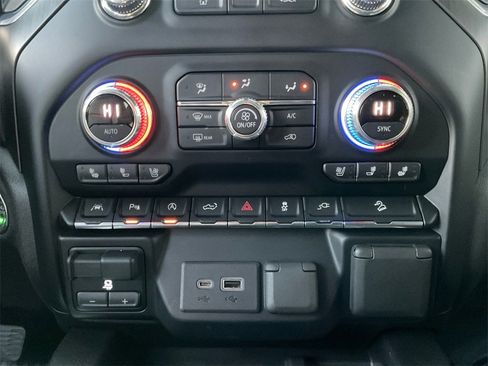 Used 2021 GMC Sierra 1500 AT4 w/ AT4 Premium Package image 25