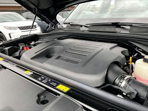 New 2026 Land Rover Range Rover SE image 32