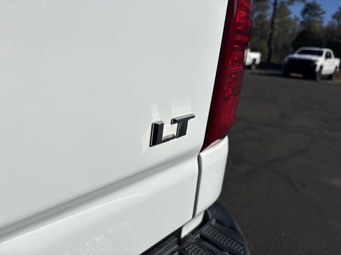 Used 2021 Chevrolet Silverado 2500 LT w/ Z71 Off-Road Package image 11