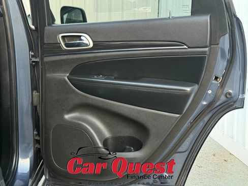 Used 2019 Jeep Grand Cherokee Limited image 14