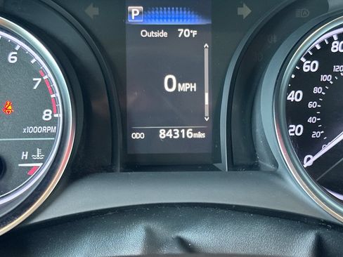 Used 2018 Toyota Camry LE FWD image 27
