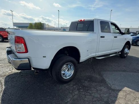 Used 2024 RAM 3500 Tradesman w/ Chrome Appearance Group AWD/4WD image 8