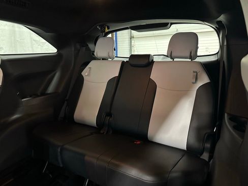 Used 2025 Toyota Sienna XSE image 53