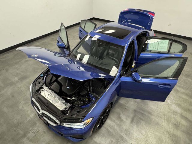 Used 2020 BMW 330i xDrive Sedan w/ M Sport Package AWD/4WD image 20