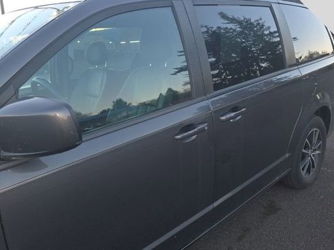 Used 2018 Dodge Grand Caravan GT image 4