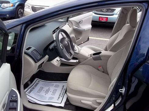 Used 2014 Toyota Prius Three FWD image 8